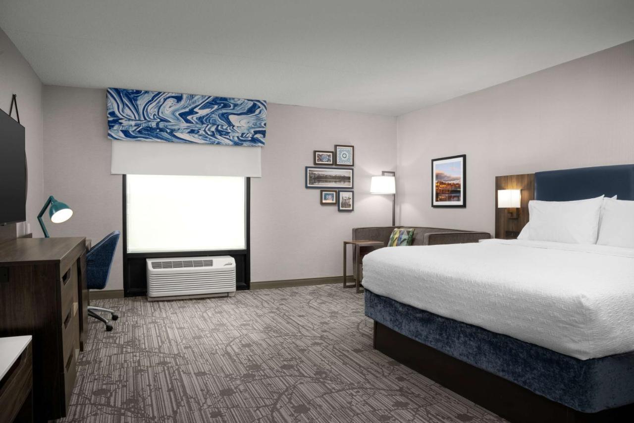 Hampton Inn Easton Exterior photo
