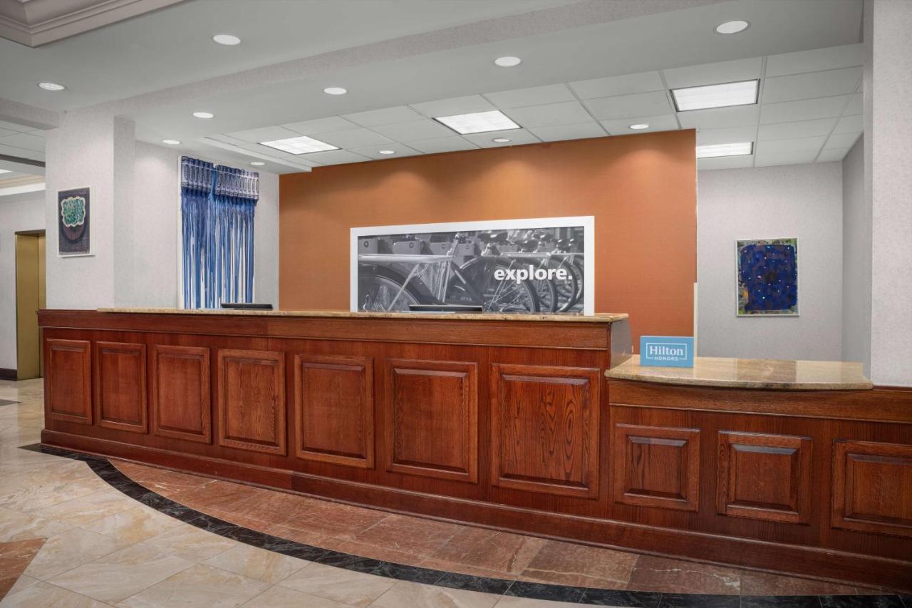 Hampton Inn Easton Exterior photo